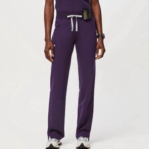Cargo style figs scrub pants. Xsmall Petite